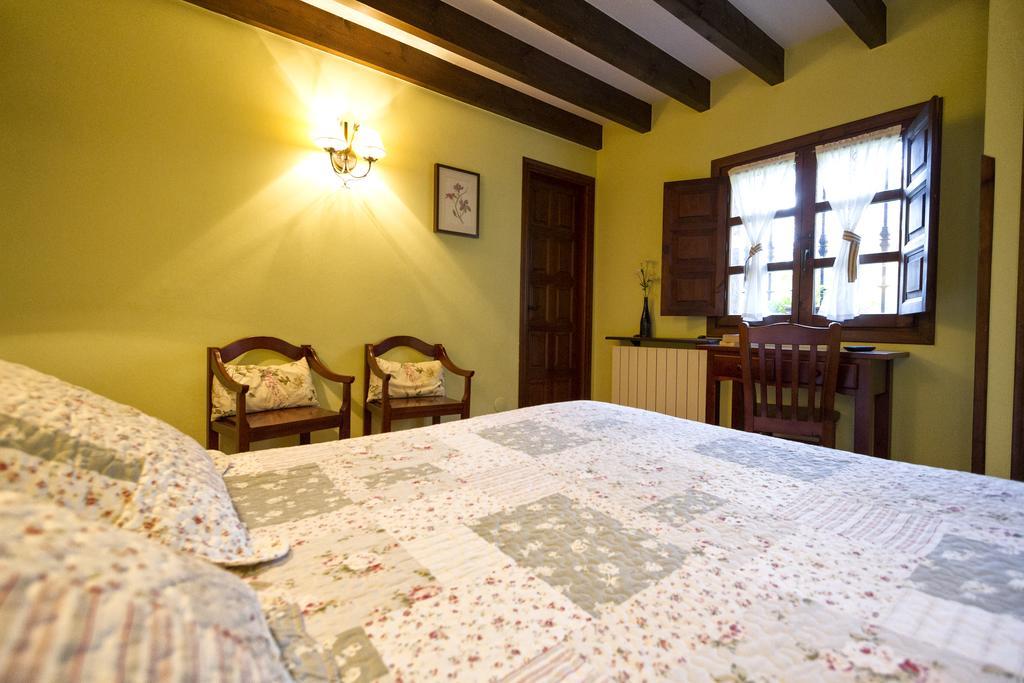 Casa Asprón Casa de hóspedes Covadonga Exterior foto
