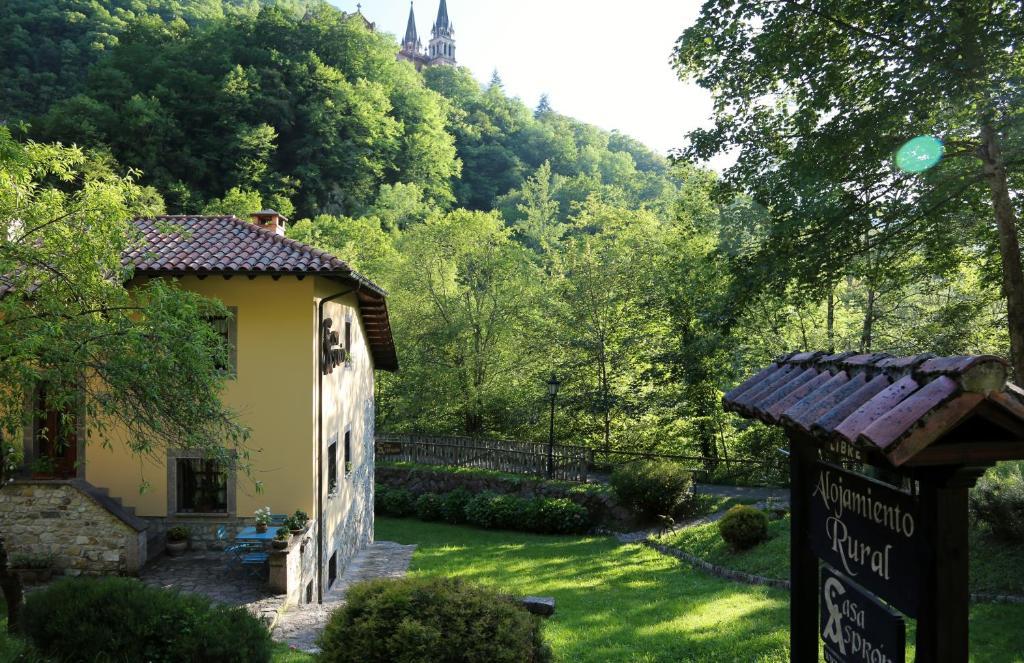 Casa Asprón Casa de hóspedes Covadonga Exterior foto